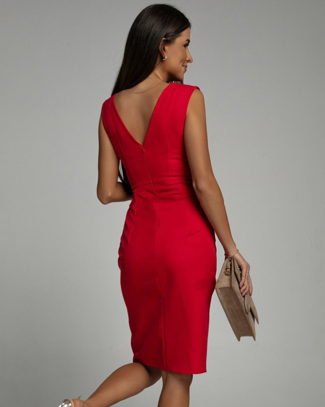 Floria – Enges Kleid mit V-Ausschnitt und Schlitz