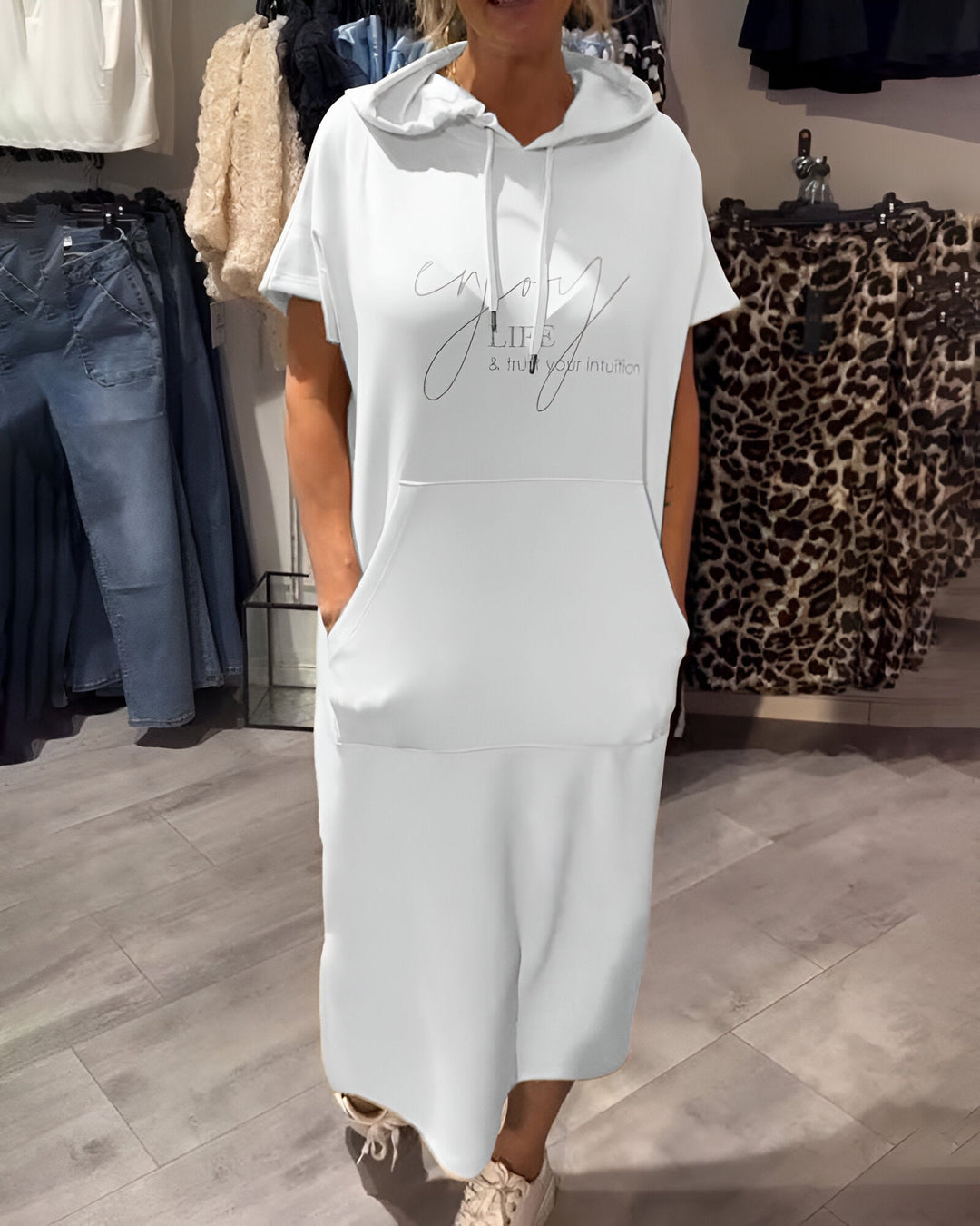 Ebba™ | Lockeres Kleid mit Kapuze und femininer Passform