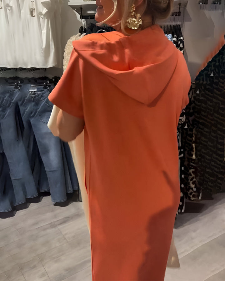 Ebba™ | Lockeres Kleid mit Kapuze und femininer Passform